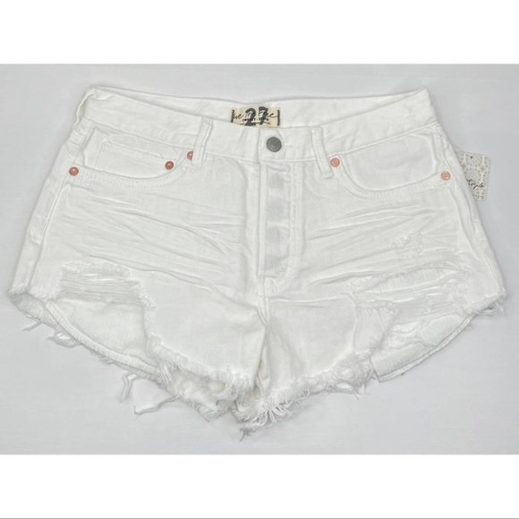 Free People Loving Good Vibrations Cutoff Shorts in White NWT - Picture 4 of 9